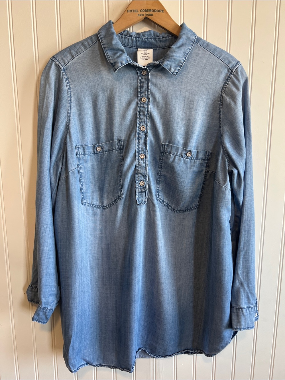 H&M Light Blue Chambray Button-Front Long Sleeve Shirt “Mama”
